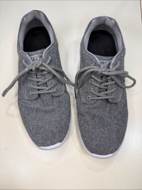 Travis Mathew Cuater shoes size 8